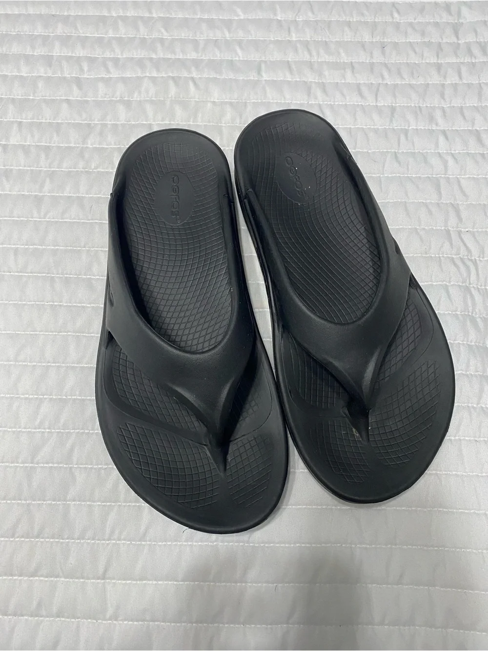 OOFOS OORIGINAL Black Recovery Thong Sandals Men’s Size 10